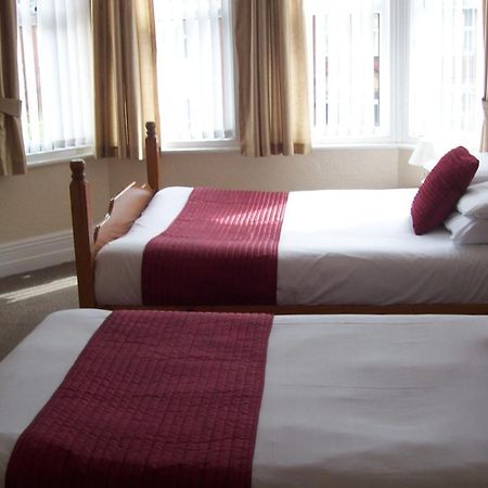 Avalon Guest Accommodation Great Yarmouth Exterior photo