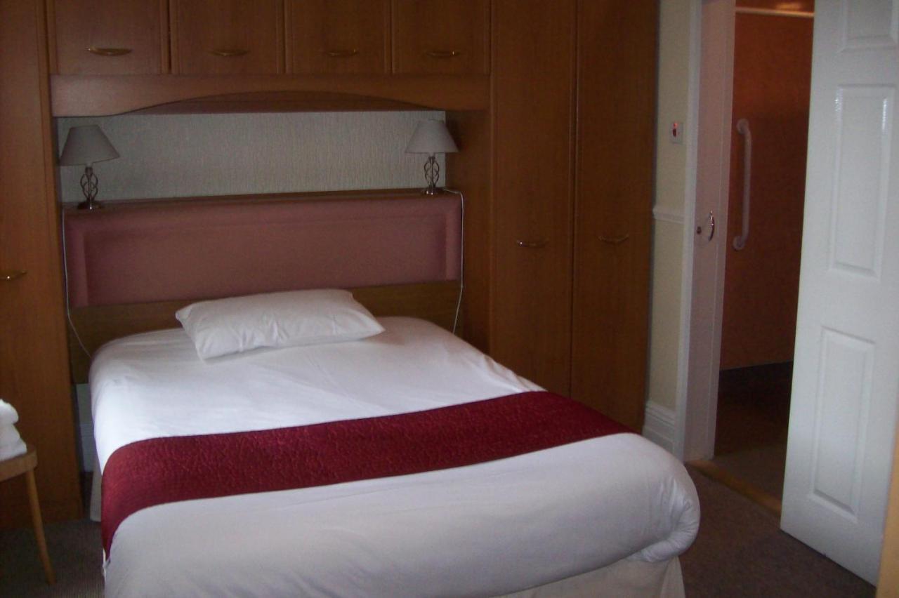 Avalon Guest Accommodation Great Yarmouth Exterior photo