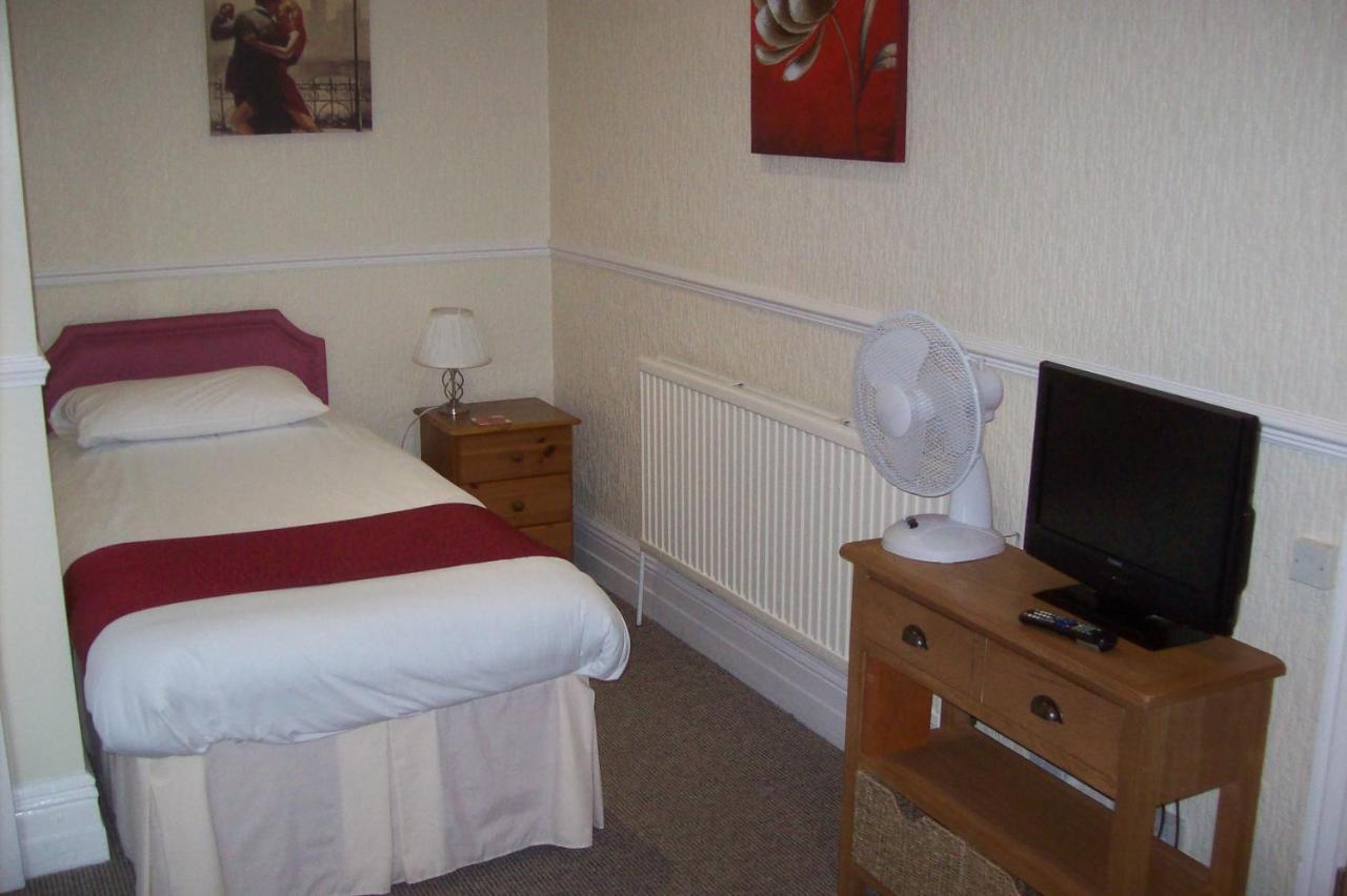 Avalon Guest Accommodation Great Yarmouth Exterior photo