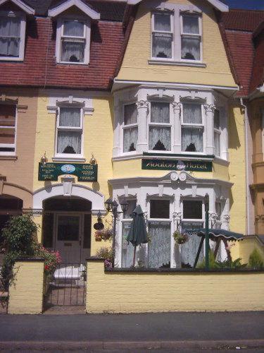 Avalon Guest Accommodation Great Yarmouth Exterior photo